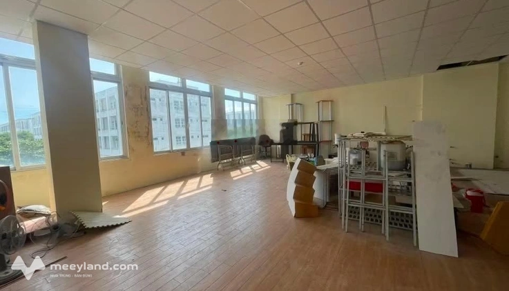 NCCho thuê văn phòng có thang máy gần đường Nguyễn Sinh Sắc Dt 300m2 Giá 20tr tháng Vp tr