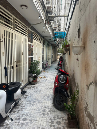 Minh Khai bán nhà 5 tầng, ở ngay hàng xóm Times City Hai Bà Trưng