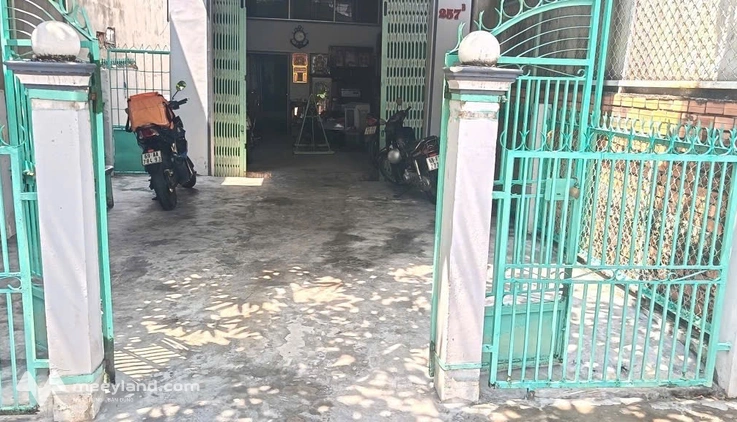 Bán nhà đất thổ cư vị trí đắc địa gần chợ Nền, 2 mặt tiền