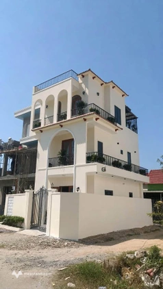 Nhà 3 tầng phong cách Địa Trung Hải tại Diên Sơn, Diên Khánh