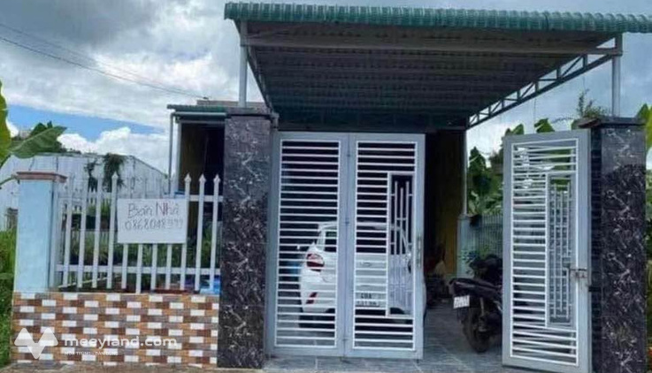 Bán nhà đẹp trung tâm Gia Nghĩa, sân ô tô rộng, giá chỉ 1.85 tỷ