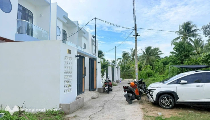 Bán nhà mới 1 trệt 1 lầu cực xinh tại Phú Tân, Bến Tre - Giá chỉ 1.4 tỷ