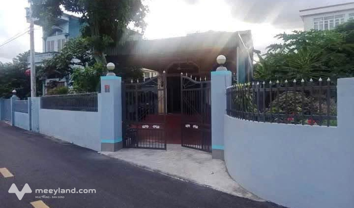 Bán nhà kiên cố 400m2, 2 nhà riêng, view suối Vàng Danh, Uông Bí