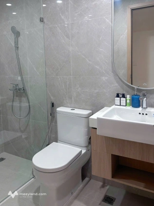 Bán gấp chung cư cao cấp 2 phòng ngủ, 2 vệ sinh, căn rộng đẹp, giá tốt, dọn vào ở ngay