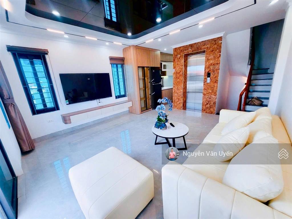 Không qh! mặt ngõ cầu giấy, thang máy, thông sàn, 2 thoáng, ngõ thông ô tô đỗ cổng, sổ đẹp, 45m2*7t
