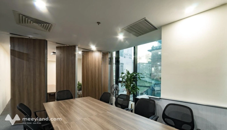 BQL cho thuê Diamond Lê Văn Lương 320m2 có nội thất cơ bản rất đẹp vào làm việc được luôn