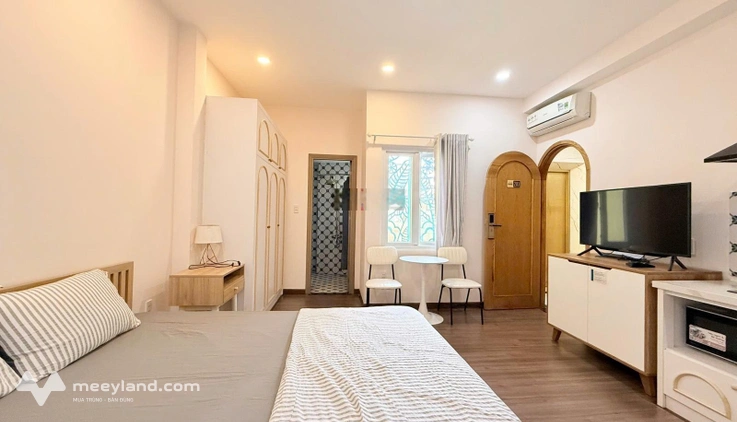 Phòng cho thuê 30m2 đường Đề Thám gần Phố Tây Bùi Viện thang máy tận phòng ngay cầu Ông Lãnh