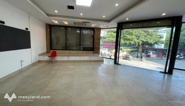 mặt bằng kinh doanh vị trí đẹp vào ngay kinh doanh tốt, ô góc view khu vực đông sinh viên và dân cư