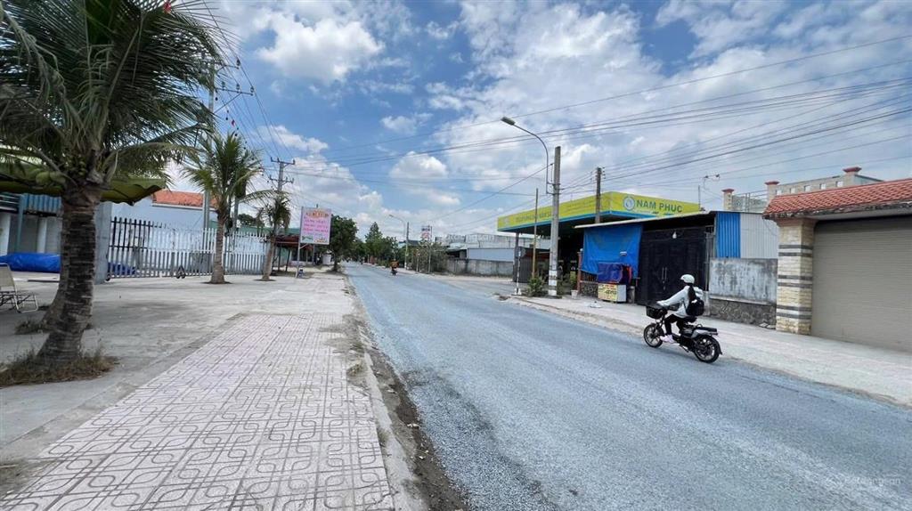Mặt tiền kinh doanh đắc địa đt 830 sát trung tâm hành chính xã long cang giá đầu tư cực đẹp