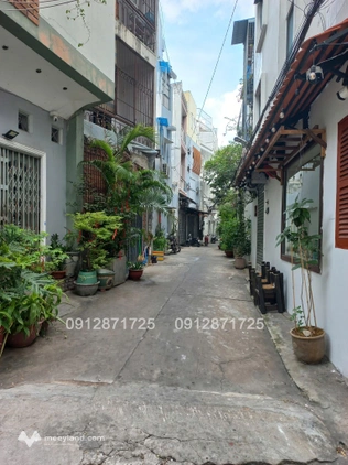 Nhà 5 tầng Huỳnh Văn Bánh, Phú Nhuận, diện tích 42m2, vị trí đắc địa