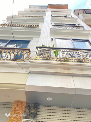 Nhà đẹp Lạc Long Quân, thang máy xịn, 6 tầng, 6 phòng ngủ cực rộng