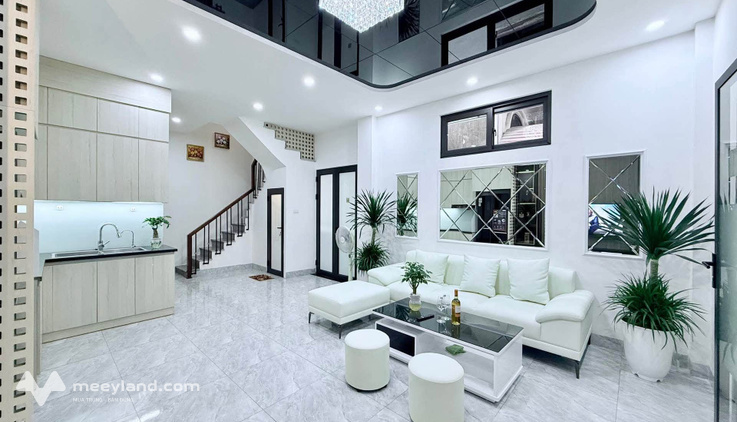 Nhà đẹp Hoàng Văn Thái, 42m2, 6 tầng, thang máy, lô góc, ngõ thông