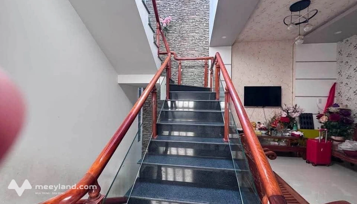 Căn nhà 3 tầng mới xây tại nội bộ Nguyễn Thái Học, Tuy Hòa