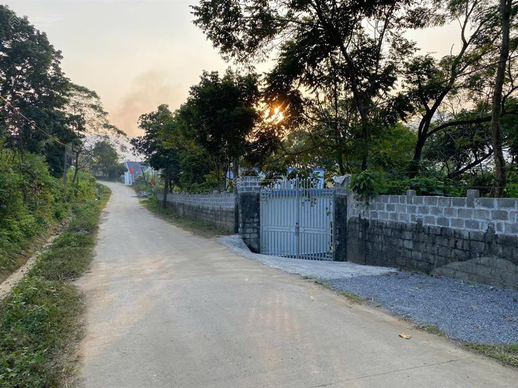 Bán đất kim bôi trung tâm thị trấn giá tốt