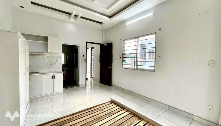 Cho thuê phòng trọ sinh viên đường Huỳnh Tấn Phát, phòng 2 ban công, ánh sáng trời, siêu thoáng.