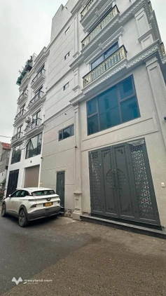Nhà 6 tầng, thang máy tại Kim Chung, lô góc, ô tô tránh, kinh doanh tốt