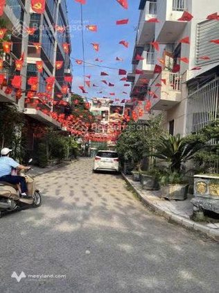 Nhà liền kề KĐT Đại Kim, Định Công, 73m2, 5 tầng, mặt tiền 5.4m, ô tô tránh