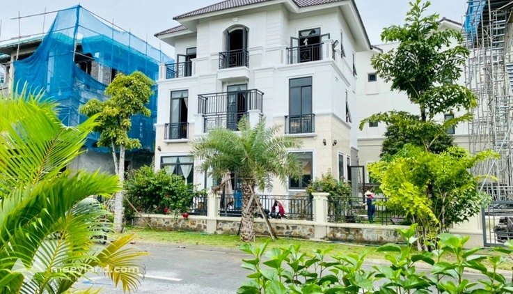 Bán biệt thự đơn lập sát cao tốc Hà Nội - Gia Bình, giá 15.24 tỷ