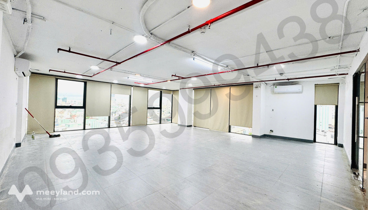 Cho thuê văn phòng 120 m2 chỉ 25 triệu/ tháng gần sân bay, miễn phí ngoài giờ đến 22h