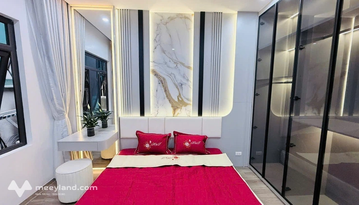 Bán nhà lô góc phố Hồng Mai, quận Hai Bà Trưng - Diện tích 40m2 x 4 tầng full nội thất về ở luôn