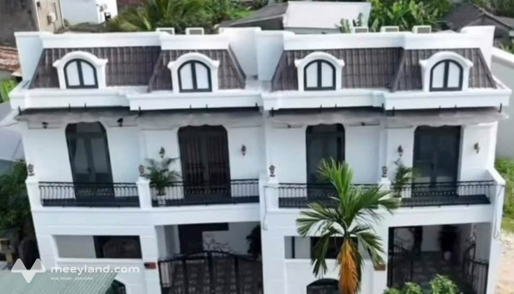 Nhà 2 tầng cực xinh, view triệu đô cạnh Eco Garden