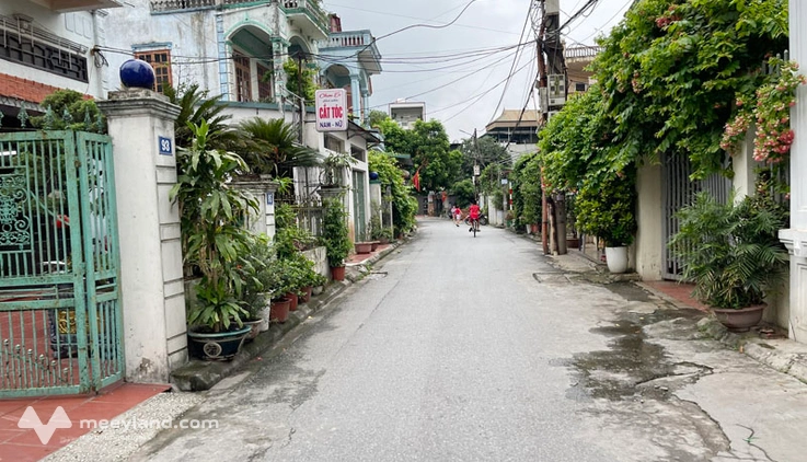 Bán 33,5m2, nhà 3 tầng, Đông Dư, Bát Tràng, đường 5m chỗ ô tô ngủ trong nhà, gần trường học các cấp