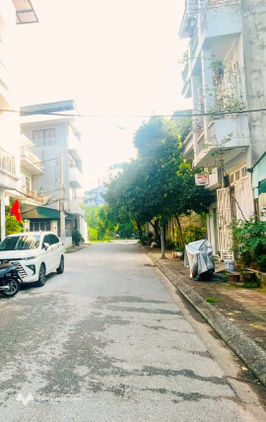 Nhà phân lô giáo viên Ngọc Thụy - Bồ Đề | 80m² | 5 tầng | Vỉa hè | Ô tô tránh