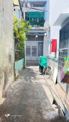Nhà đẹp Quận 4, hẻm Đoàn Văn Bơ, 2 tầng lửng, giá chỉ 1.75 tỷ