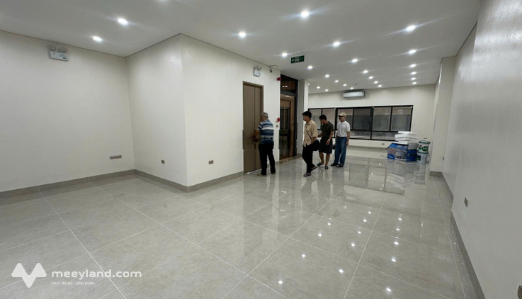 Cho thuê sàn văn phòng Him Lam Vạn Phúc, diện tích 90 m2/tầng, sàn thông đẹp, vừa hoàn thiện