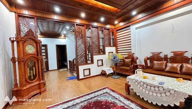 Biệt thự 5 tầng ốp gỗ hương cao cấp tại trục chính làng nghề Đồng Kỵ