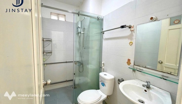 Cho thuê phòng ban công lớn máy giặt riêng, xa bếp full nội thất ở Nguyễn Văn Đậu gần UEF HUTECH