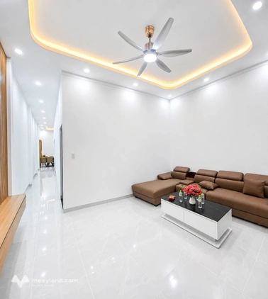 Nhà mới 100% tại khu dân cư Phú Tân, Bến Tre, tặng full nội thất cao cấp