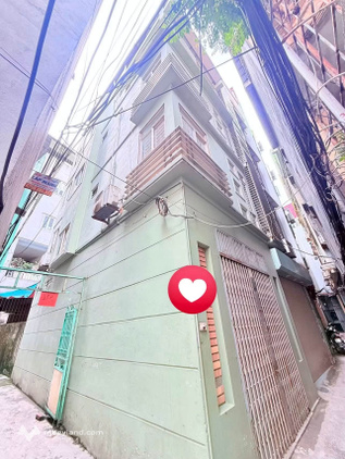 Nhà đẹp Cầu Giấy, 36.9m2, mặt tiền 4m, vị trí đắc địa, sổ đỏ chính chủ