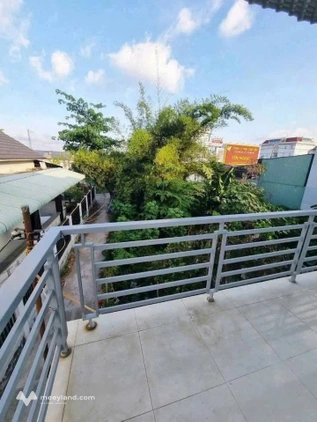 Nhà 1 trệt 1 lầu xinh xắn tại Phú Tân, Bến Tre, giá chỉ 1.35 tỷ