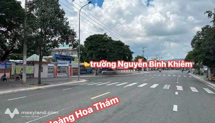 Chốt ngay nhà mặt tiền Hoàng Hoa Thám, kinh doanh siêu đỉnh