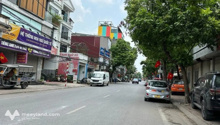 Nhà mặt phố Nam Hồng, 4 tầng, vỉa hè rộng, kinh doanh cực đỉnh