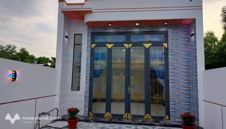Bán nhà tại hẻm Nguyễn Chí Thanh, Tây Ninh, gần chợ Long Hải và hệ thống trường học các cấp, giá 1.45 tỷ
