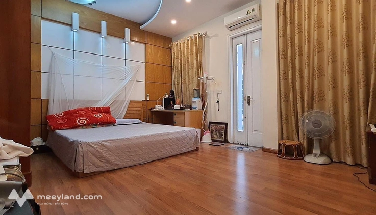 Nhà lô góc trung tâm Cầu Giấy, vị trí đắc địa, diện tích 58m2