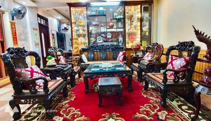 Dinh thự bề thế hai mặt tiền tại phố ẩm thực Nguyễn Du