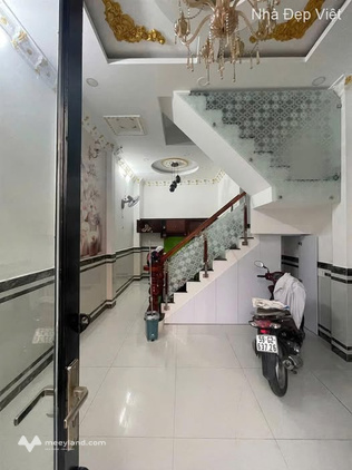 Cho thuê nhà mới tinh Nguyễn Ảnh Thủ, 5 phòng ngủ, giá cực yêu