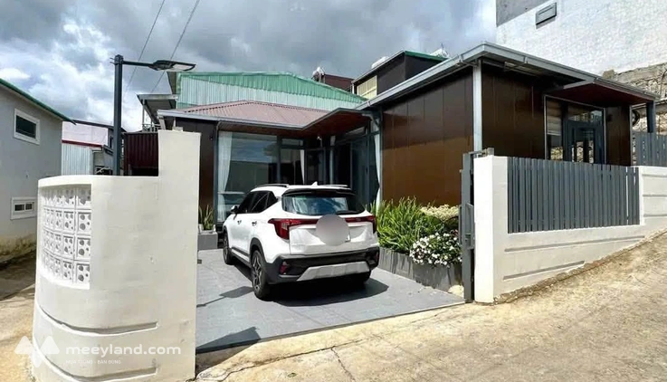 Nhà đẹp hồ Than Thở, đường ô tô, 70m² sổ hồng riêng, giá thương lượng