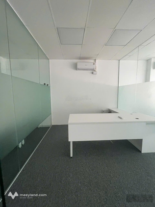 Văn phòng số 7 Trần Phú, Ba Đình. 200m2. Giá 275 nghìn/m2 gồm thuế. Sân để xe ô tô, điều hòa, TM