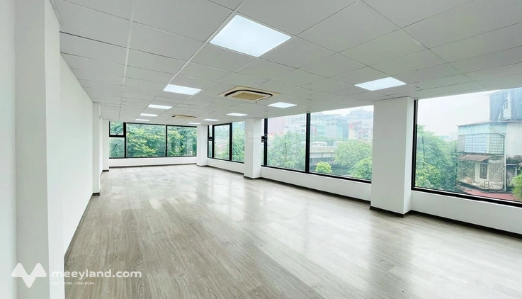 Chùa Bộc - Cho thuê sàn 100m2 vuông như bánh trưng giá chỉ 13tr/tháng