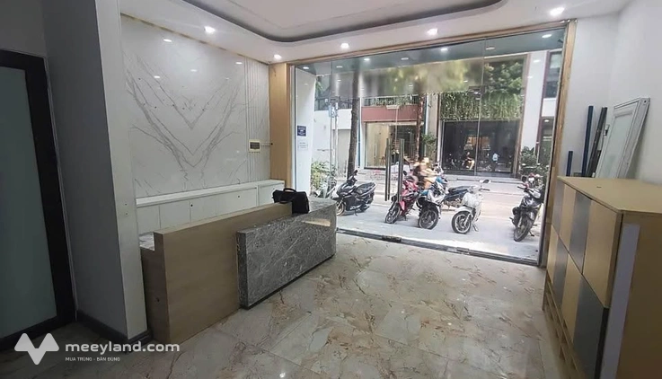 Cho thuê nhà phố Vũ Phạm Hàm, 6 tầng thang máy xịn sò