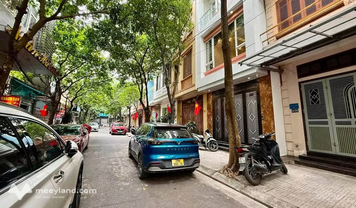 Nhà phân lô Trần Quốc Hoàn, Cầu Giấy, 5 tầng phong cách châu Âu, kinh doanh tốt