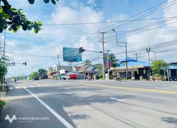 Lô đất gần biển Ông Lang, Phú Quốc, giá chỉ 1 tỷ, sổ hồng riêng