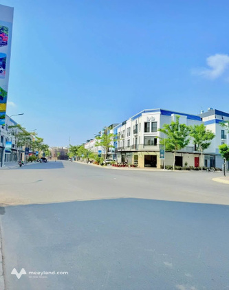 Nhà phố 3 tầng sang trọng tại khu đô thị Tây Sông Hậu, Long Xuyên
