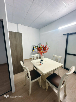 Cho Thuê Căn Hộ 1N1K 40m² Ngay Văn Miếu Quốc Tử Giám: Ô Tô Đỗ Cửa, Cửa Sổ Thoáng, Giá 5.5 Tr