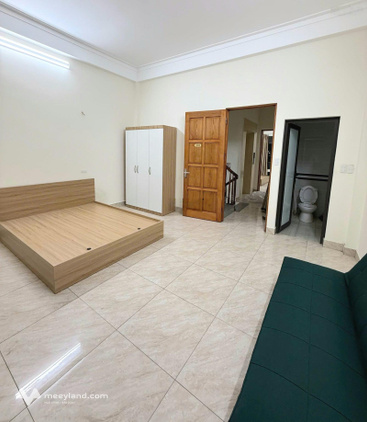 Cho thuê phòng CCMN view hồ Yên Sở - thang máy - full đồ - ô tô đỗ cửa chỉ 3tr8