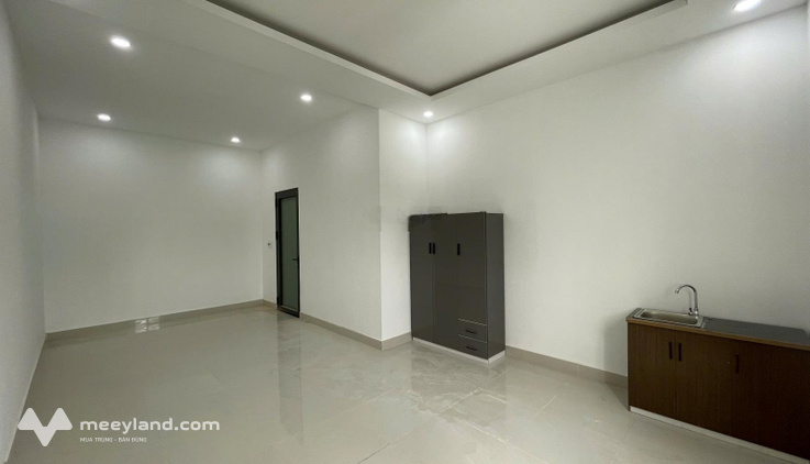 Giáp Q7 - Phòng View Công Viên thoáng mát Wc Riêng , Rộng 40m2